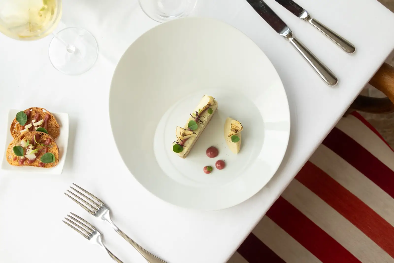 Fine dining at VeloviroyalHotel